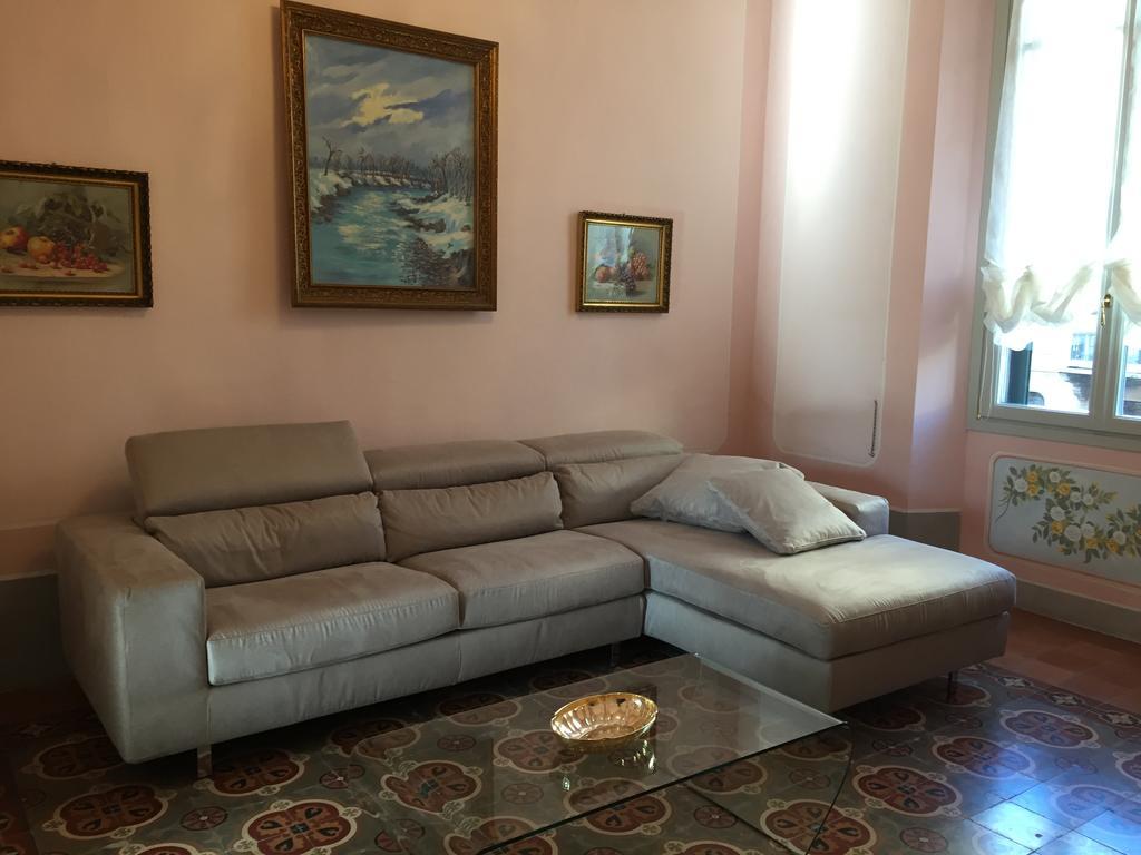קרמונה Palazzo Carasi Apartments מראה חיצוני תמונה