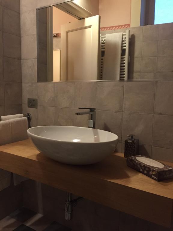 קרמונה Palazzo Carasi Apartments מראה חיצוני תמונה