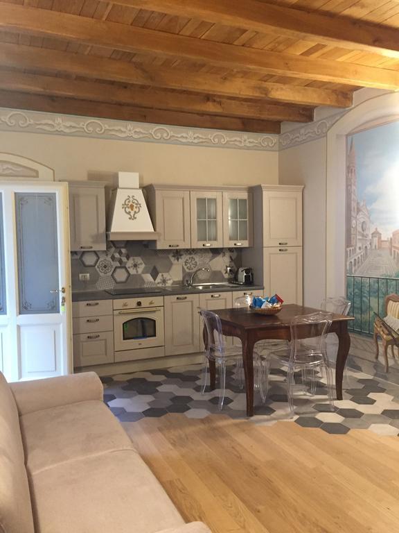 קרמונה Palazzo Carasi Apartments מראה חיצוני תמונה