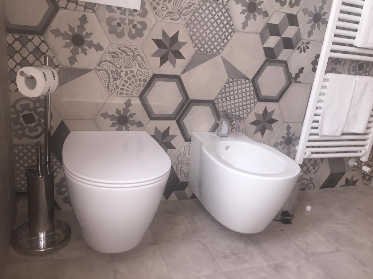 קרמונה Palazzo Carasi Apartments מראה חיצוני תמונה