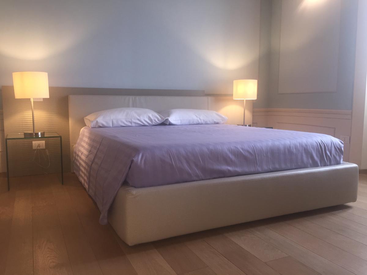 קרמונה Palazzo Carasi Apartments מראה חיצוני תמונה